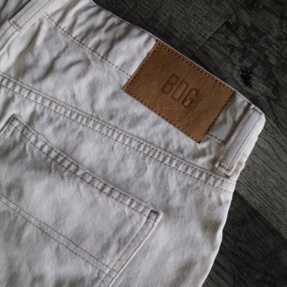NWT Urban Outfitters Denim Shorts Size 26 Low Rise Harri Neutral Cream Color - Picture 12 of 12